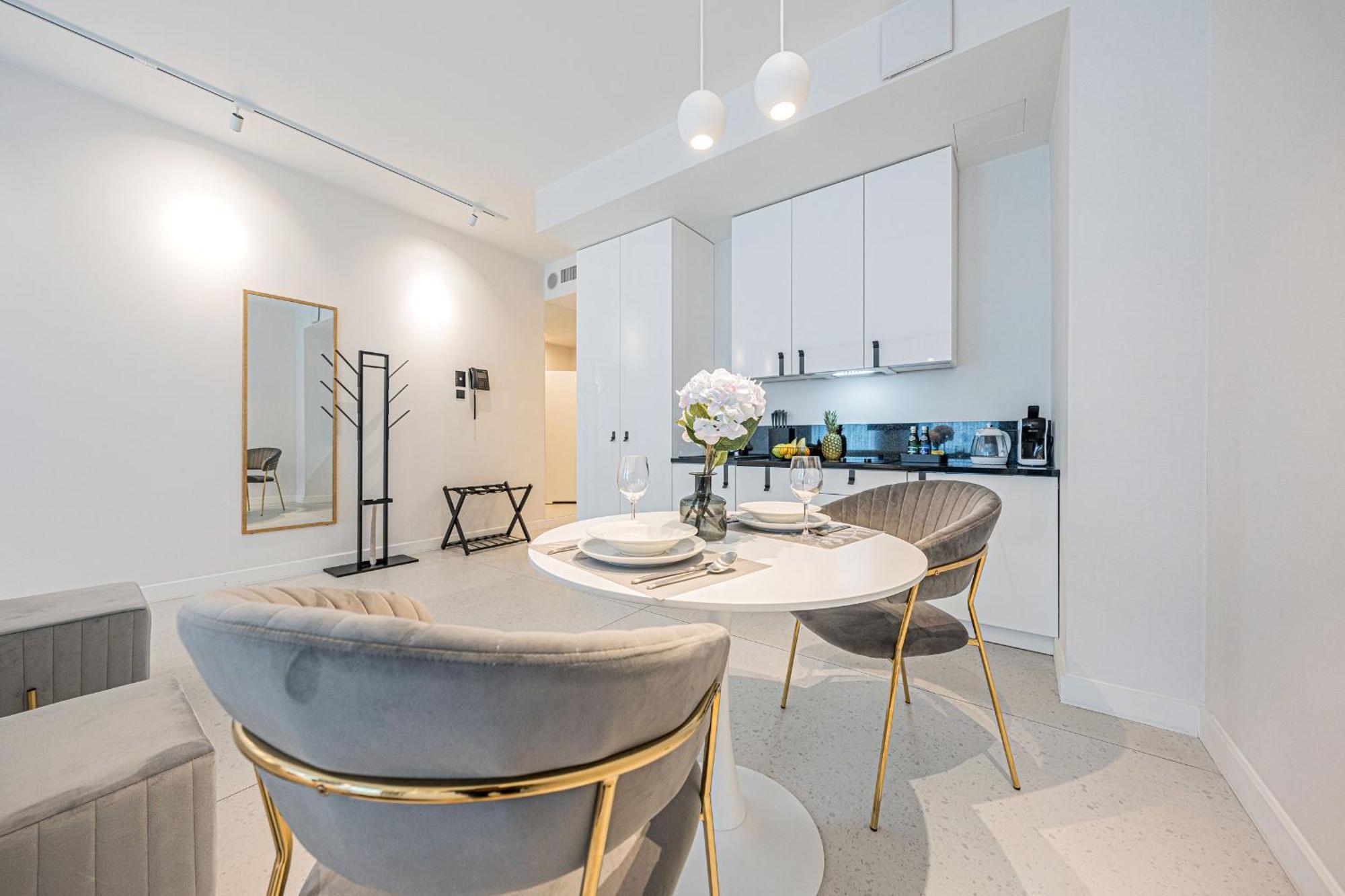 Rent Like Home - Apartament Deo Plaza - Old Town Гданьск Экстерьер фото
